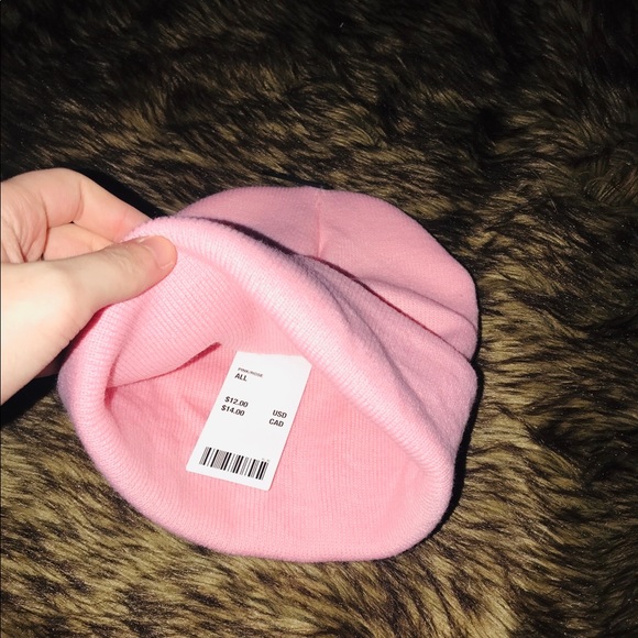 Urban Outfitters Accessories - 👑 CUTE NEW PINK URBAN OUTFITTERS BEANIE